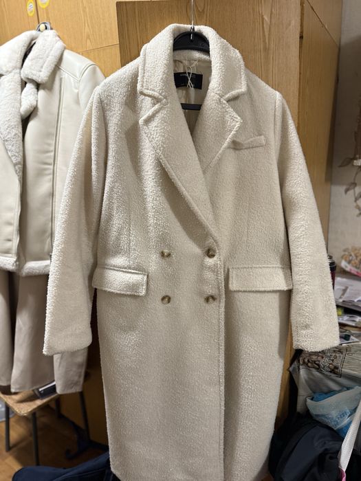 Пальто  дуже приємне на дотик