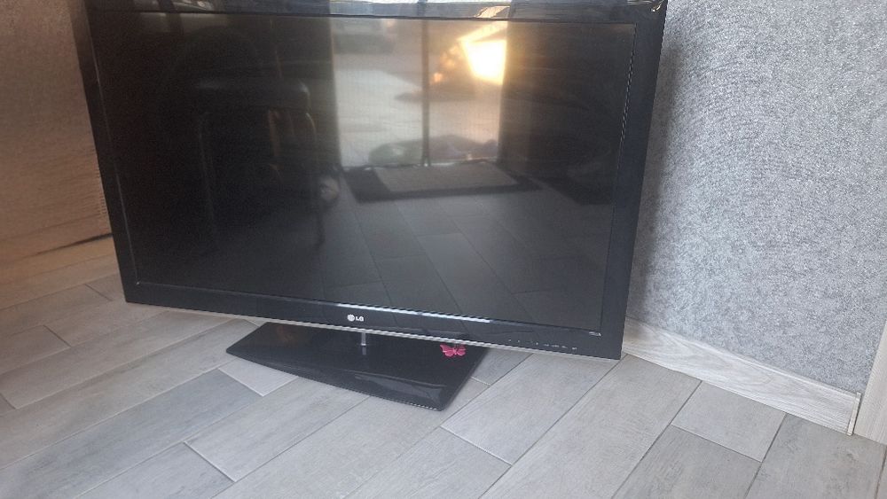 Телевізор LG працюючий, в ремонті не був.