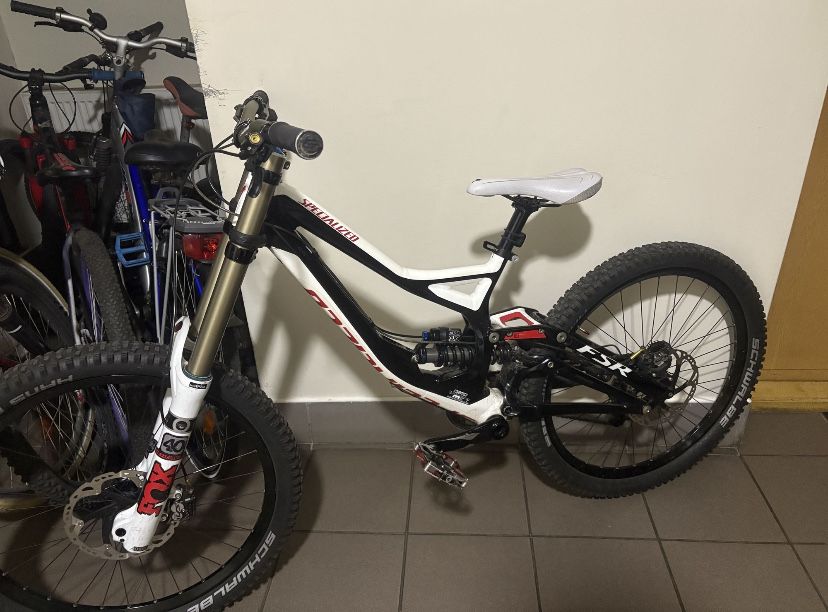 Specialized demo8  rower dh nie propain dirt rose santacruz giant