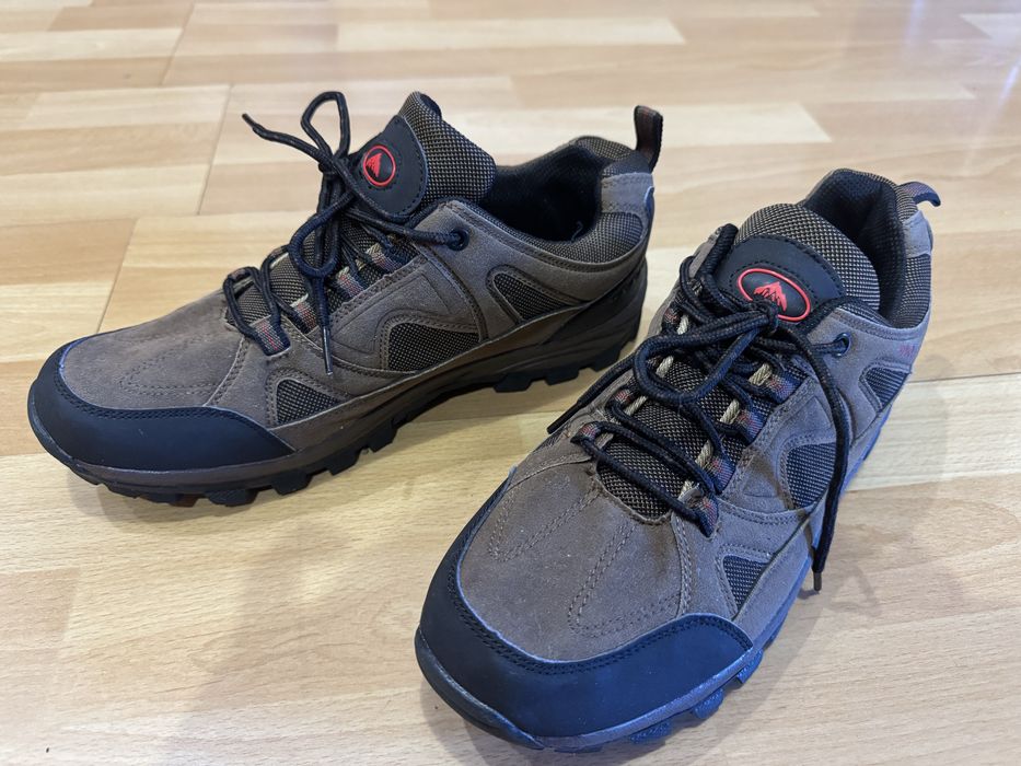 Кросовки 44 р. карбонові легенькі