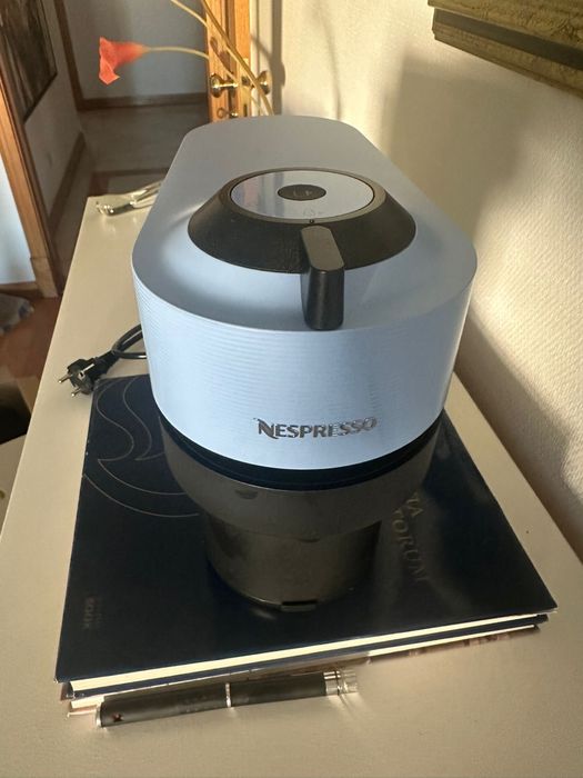 Máquina de café Nespresso Vertuo Pop