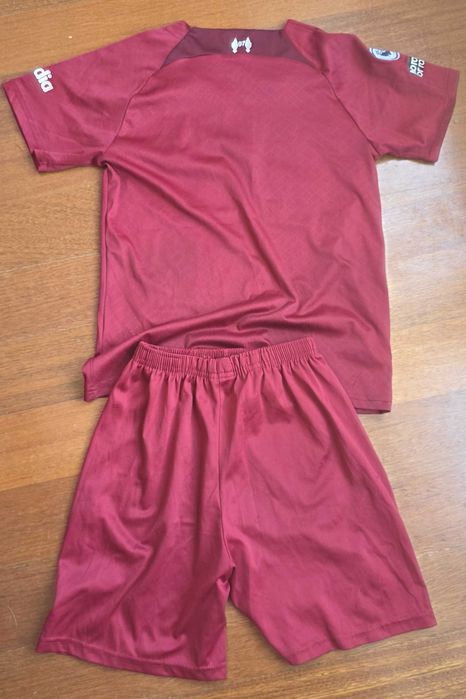 Equipamento Futebol- Criança 8 anos