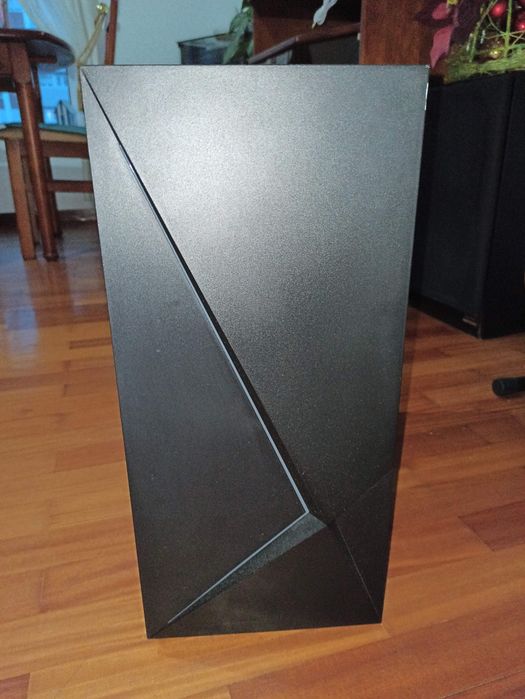 Vendo PC Gaming usado, em bom estado geral e sempre bem estimado