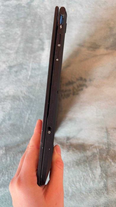 Portátil 2-em-1 KUU Flexone – 280€