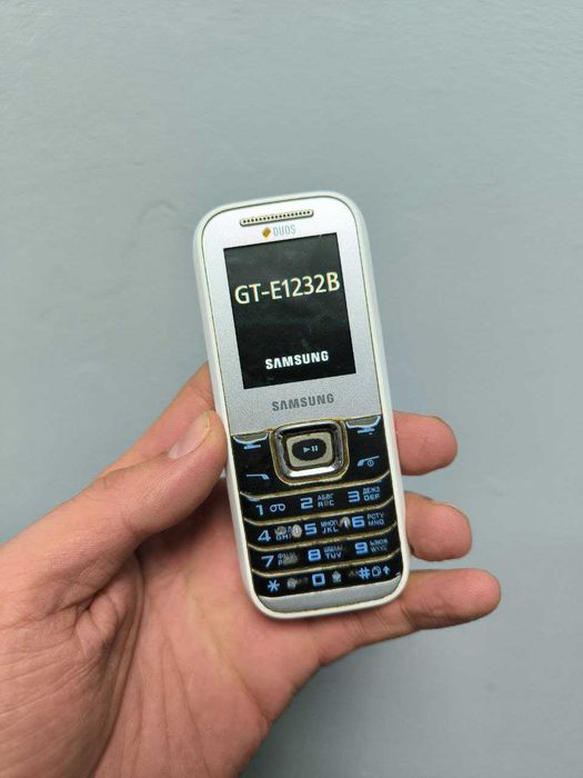 Samsung GT-E1230B