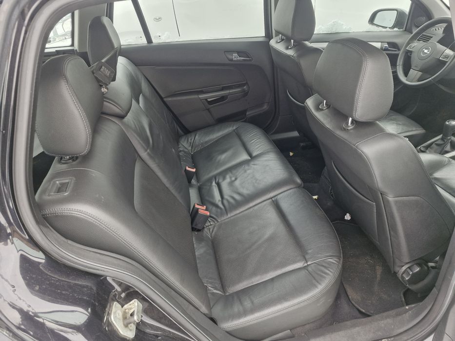 Салон сидіння натуральна шкіра  Opel Astra H 2004-11 універсал Recaro