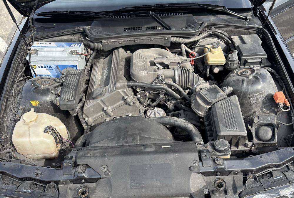 BMW e36 coupe 318is de 1993 - Restauro à chapa - Muito bom estado todo original