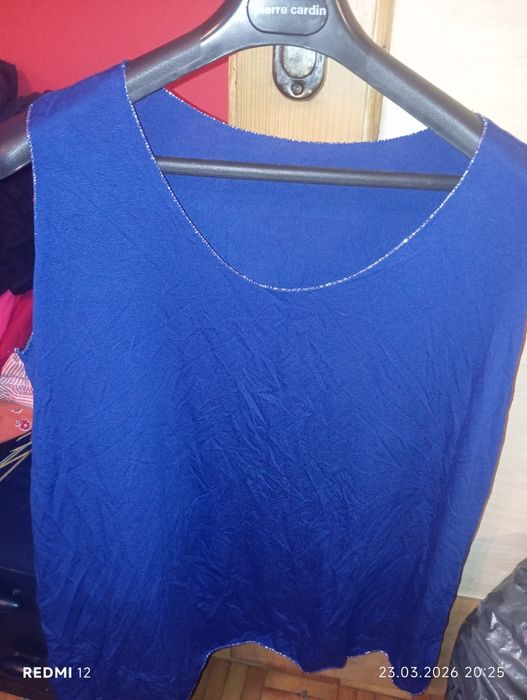 Ciemnoniebieska błyszcząca