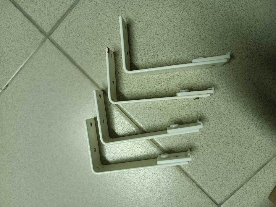 Suportes e braçadeiras metálicas