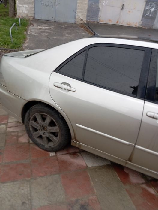 продам лексус 2004 год
