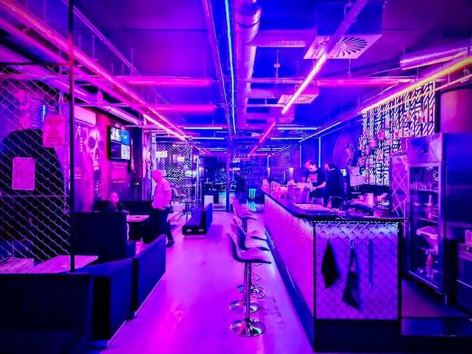 Wynajmę pub w klimacie Cyberpunk