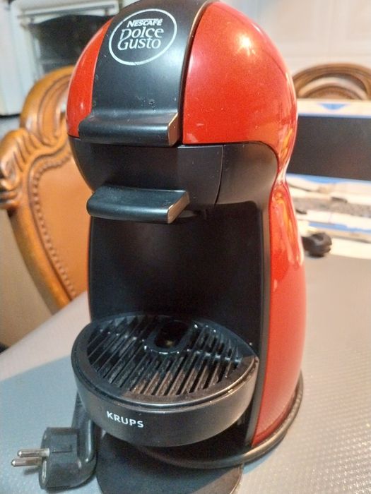 Maquina cafe capsulas dolce gusto impecavel