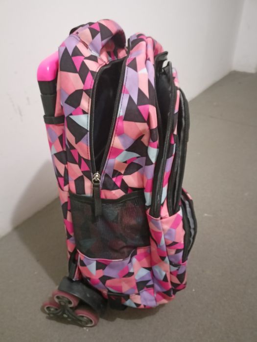 Plecak szkolny na kółkach