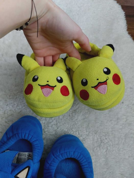 kapcie dziewczęce chłopięce pikachu pokemon sonic 24 25 antypoślizgowe