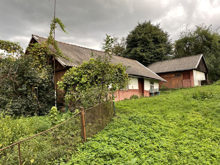 Старий будинок із земельною ділянкою 50 арів