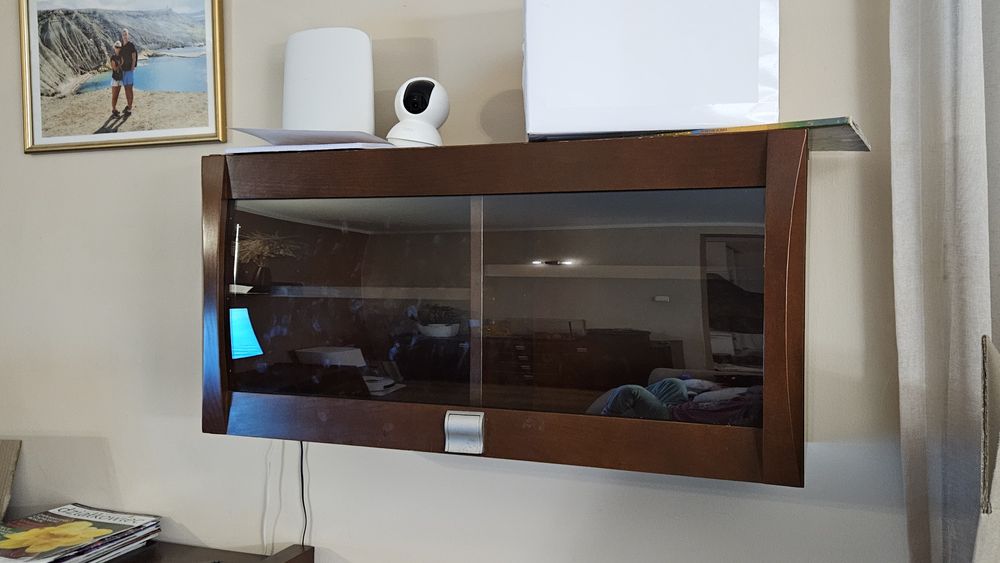 Szafka na szklo wiszaca