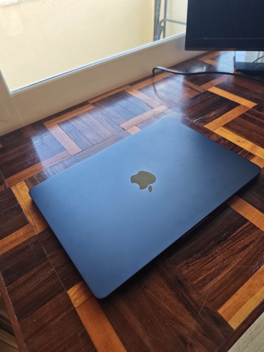Macbook M4 13" 256gb (Midnight)