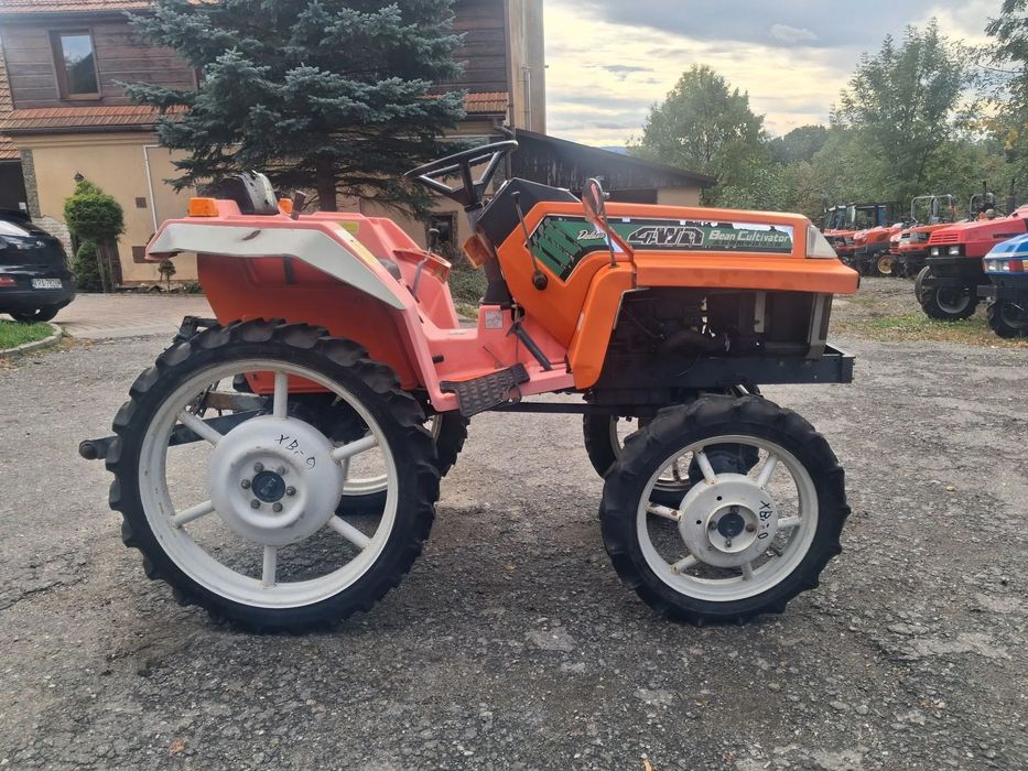 Kubota xb1  Kubota Xb1 4x4