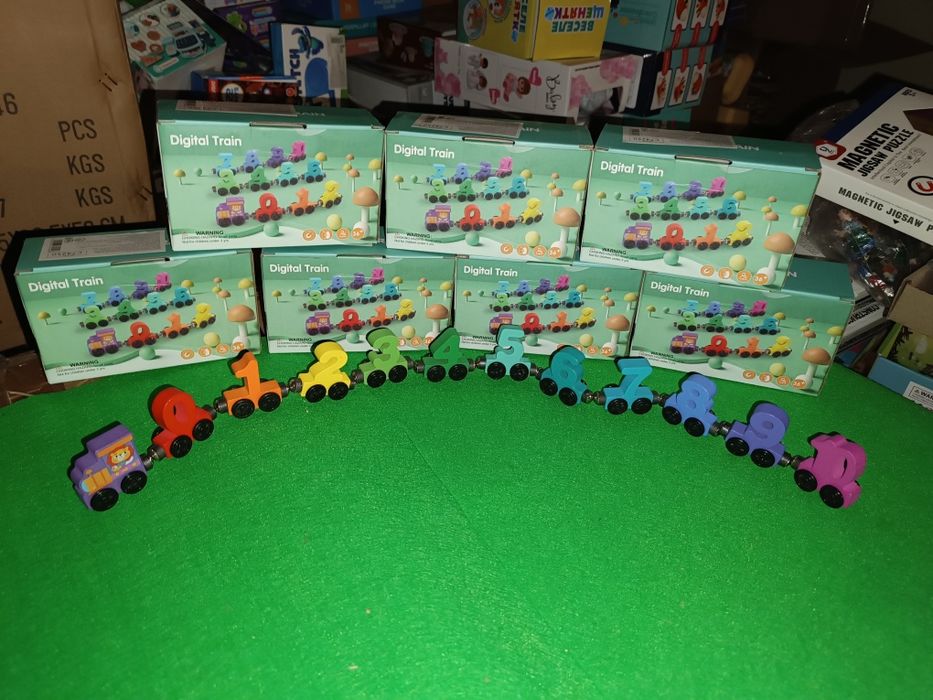 Магнітний дерев'яний потяг поїзд цифри лічилочка на магнітах Томас