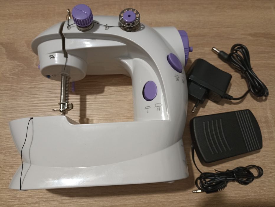 Міні швейна машинка sm 202A