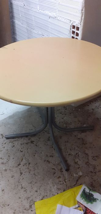Mesa  redonda usada
