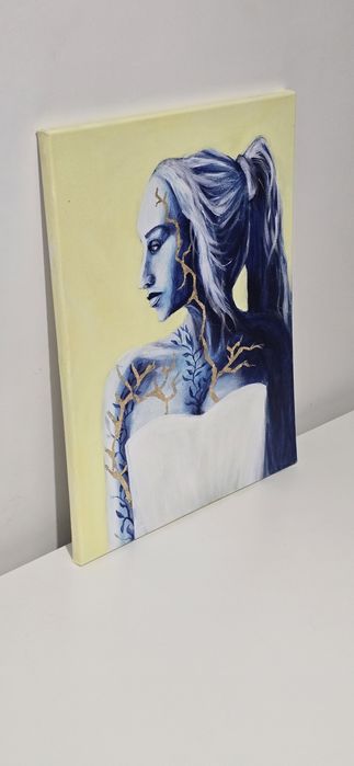 Obraz niebieski kobieta kintsugi  30x40cm portret abstrakcja
