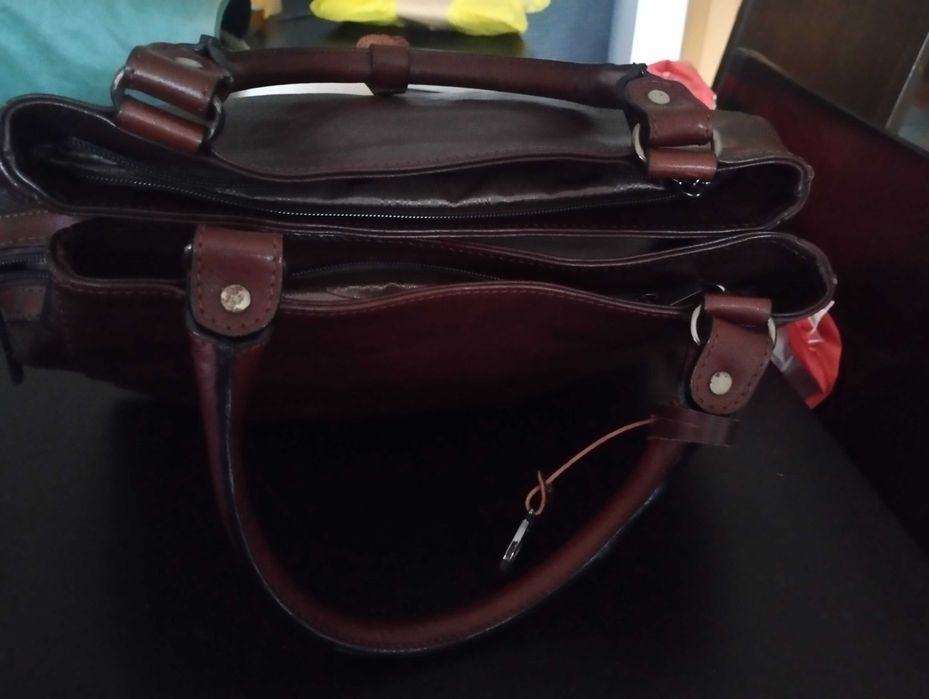 Carteira de senhora em pele castanha Marta Ponti