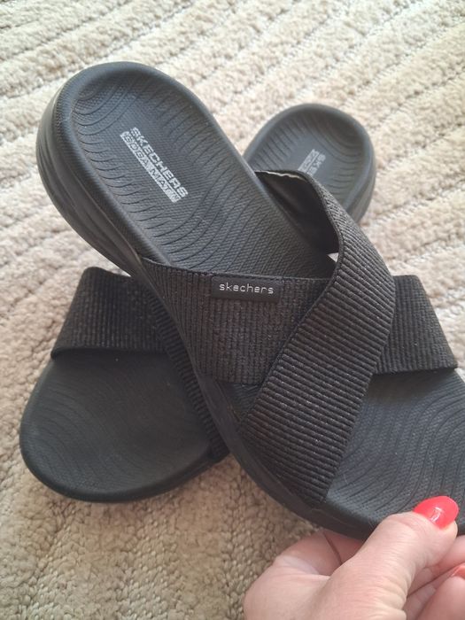 Klapki damskie Skechers