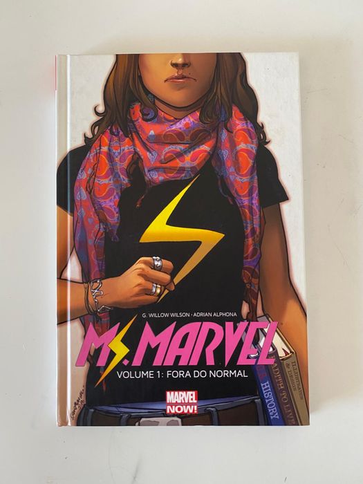 Livro Ms Marvel bd vol 1 e 2