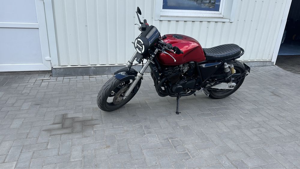 Honda CB400 SF Cafe racer