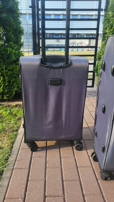 Dwie walizki podróżne duże