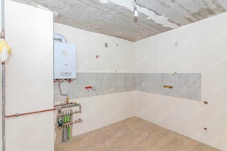 Зданий будинок, у квартирі розпочатий ремонт!