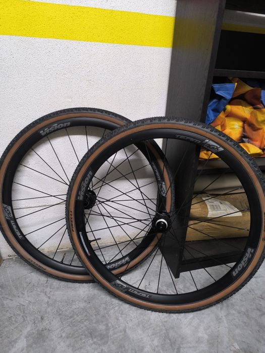 Rodas Vision Team Agx I23 Gravel 12V microspline + Pneus Pirelli Cinturato RC
