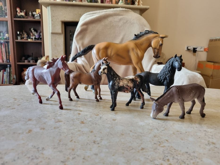 23 modeli w stanie body (konie Schleich, CollectA)