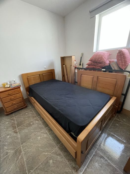 Cama de Solteiro em Pinho