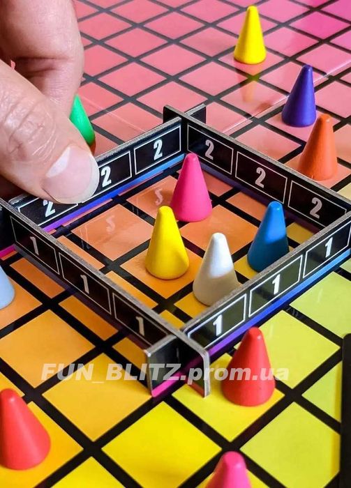 Настільна гра Hues and Cues / вгадування кольорів УЦІНКА (пом'ят короб