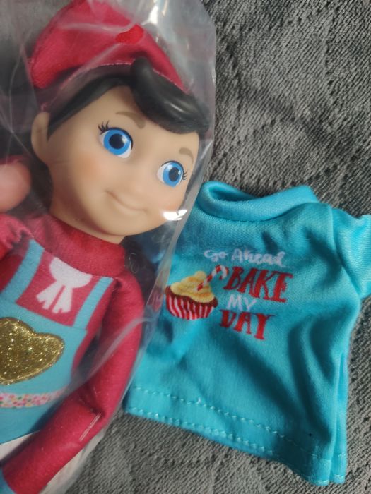 Elf on the shelf, elf mates brunet z koszulką