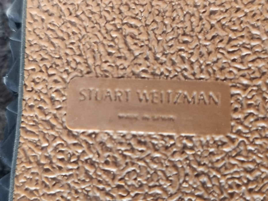Stuart Weitzman, model Fringiecoverstory (XL17415).