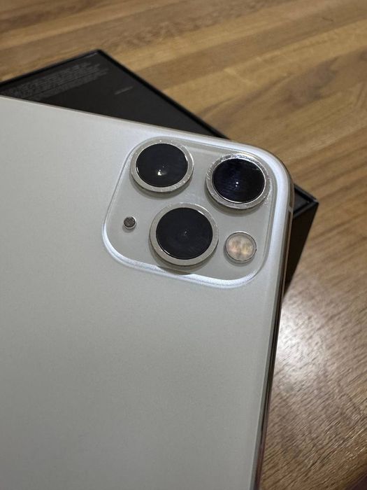 IPhone 11 Pro Max silver 256: 10 000 грн. - Смартфоны / мобильные