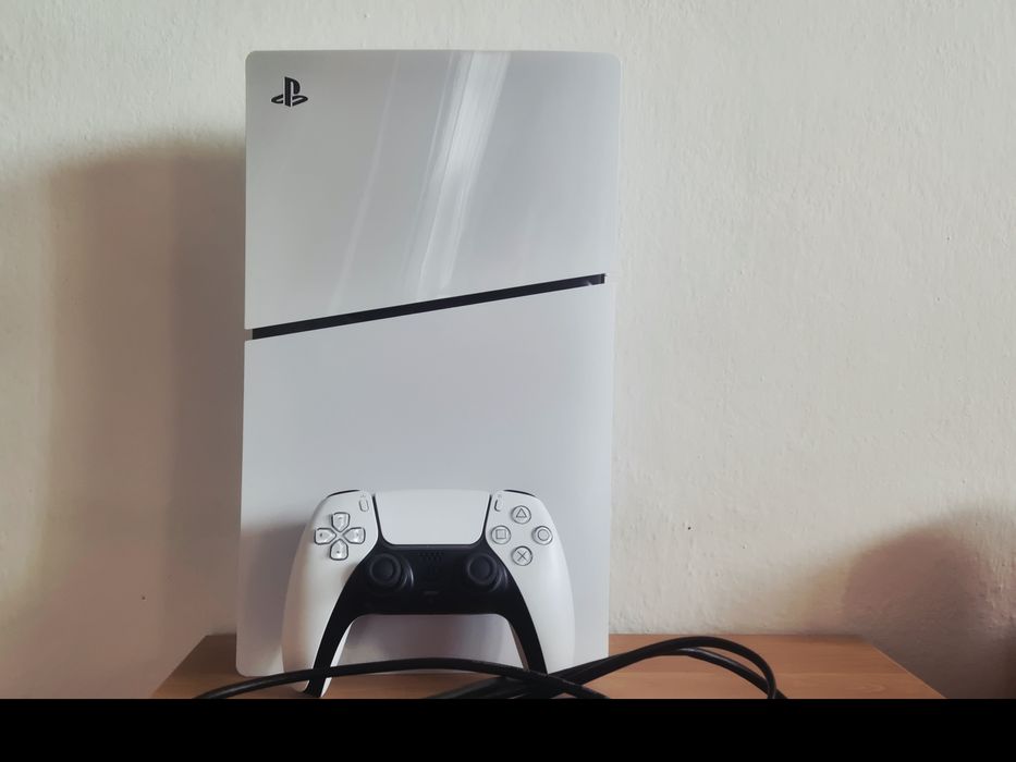 Konsola Playstation 5 Slim Digital+Pad+ Niezbędne kable-Stan bardzo dobry