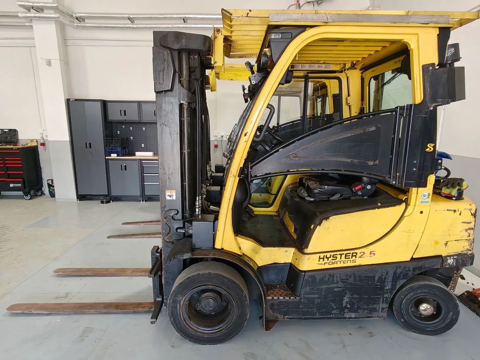 Hyster 2.5 Fortens  Hyster Fortens 2.5 LPG | 2021 | Triplex  | Kabina | 12 940
