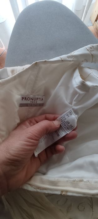 Vestido de Noiva elegante . Pronuptias