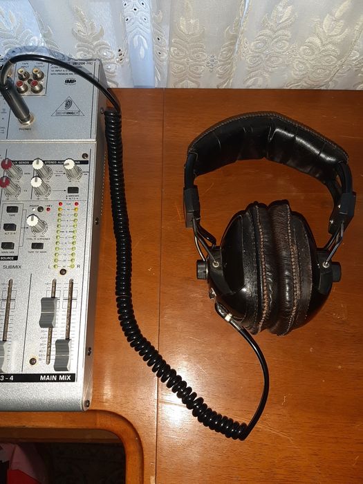 Acik Leather Headphones