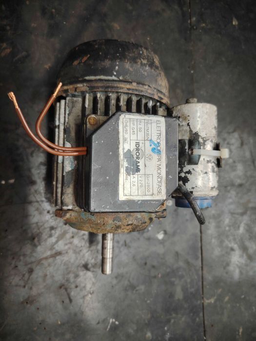 Motor 220 V // 0,45HP // 2800 RPM