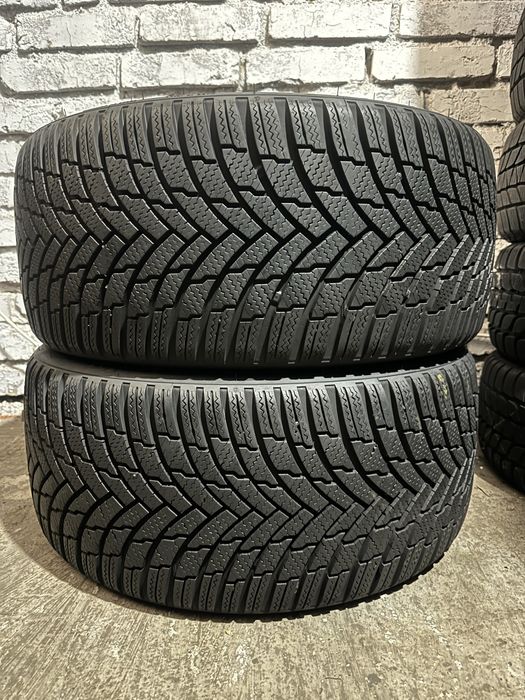 235/35 R19 Firestone WinterHawk 4 /2шт./зима/Italy/Ідеальний стан/2022