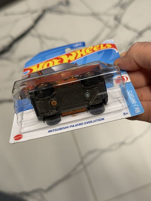 Hot Wheels STH Mitsubishi Pajero Evolution EVO super treasure hunt