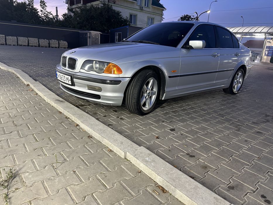 BMW E46 320i (1998)