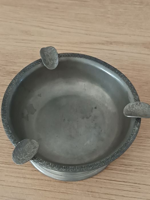 Cinzeiro,raro,vintage 97%estanho Louro.