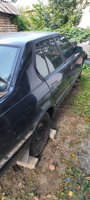продам автомобили бмв   е 32  3 штуки