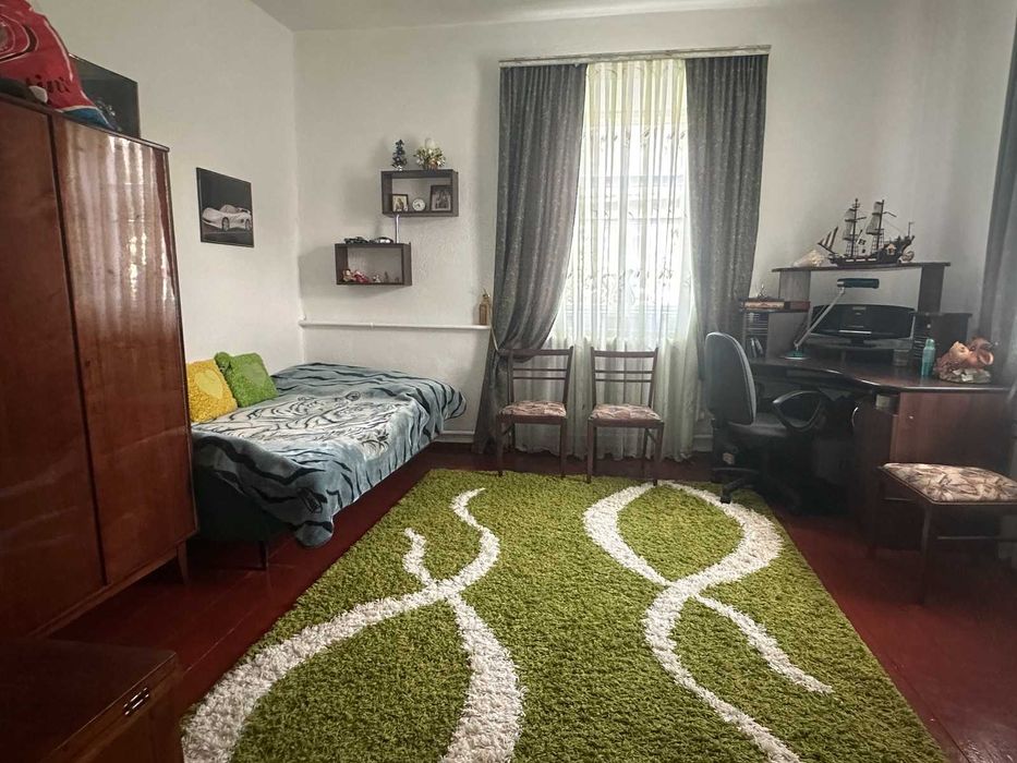 Продаж будинку в Сутисках